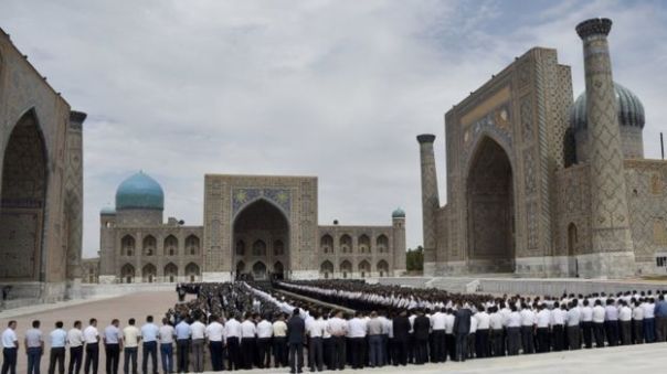 only-males-at-karimov-funeral-ceremony